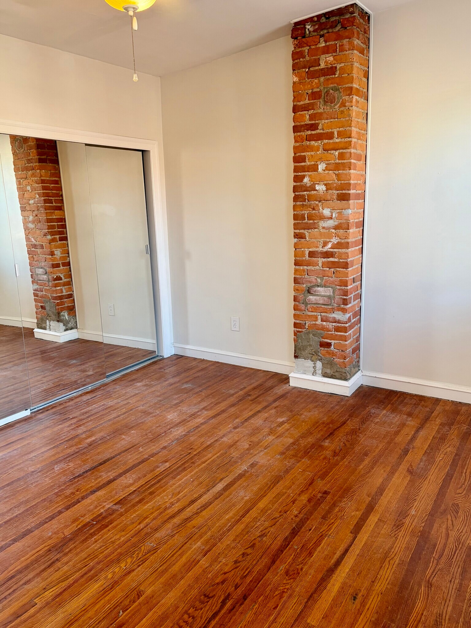 Building Photo - 2016 S Mildred St