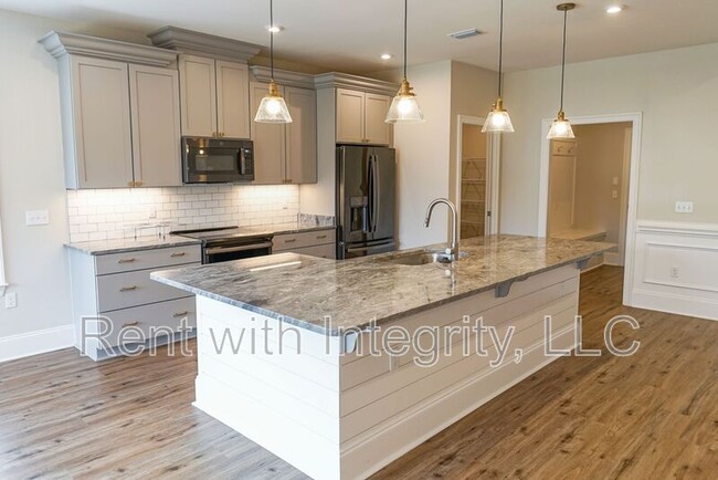 Building Photo - 3831 Arbor Dr