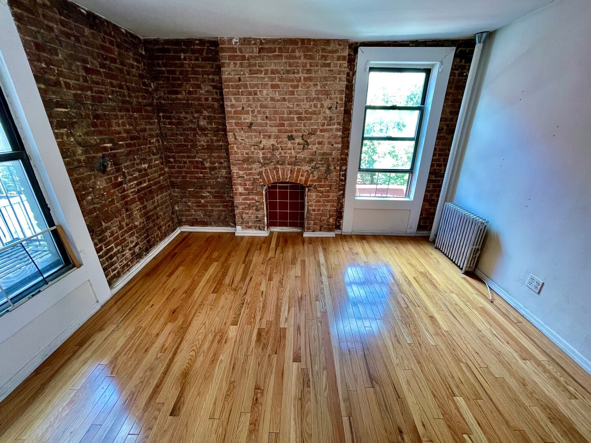 Building Photo - 2311 2nd Ave