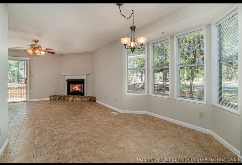 Building Photo - 596 Countrytown Dr