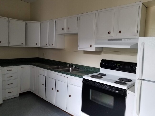 Kitchen - Unit 3 - 205 W Church St