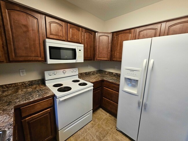 Building Photo - 1821 NE Knollbrook St