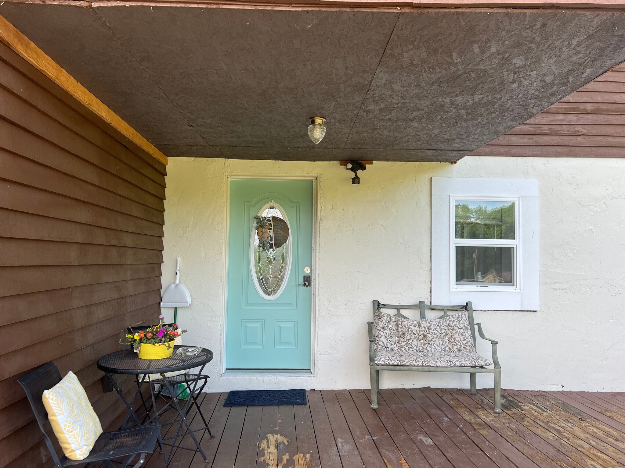 Front porch - 1624 Armstrong Rd