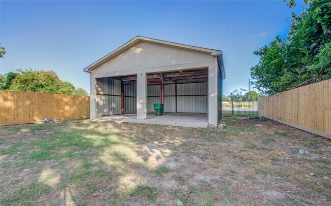 Building Photo - 1051 W Little York Rd