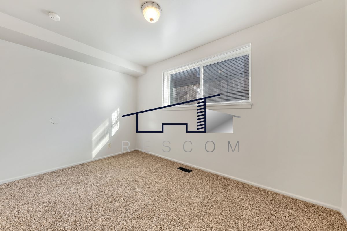 Building Photo - 800 State St