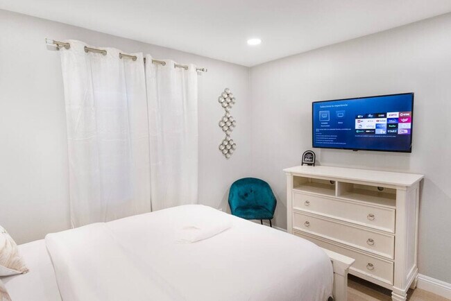 Building Photo - 8356 Adams St