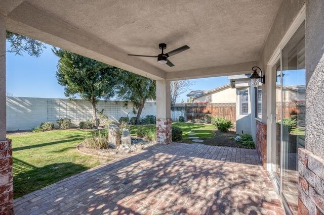 Building Photo - 1607 Halliana Ct