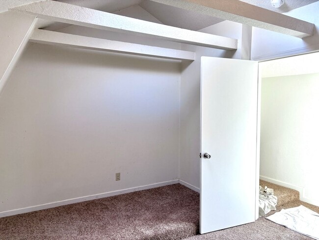 Building Photo - Charming Home in the Conveniently Located Southgate Neighborhood, Character-Rich Trims and Fully ...