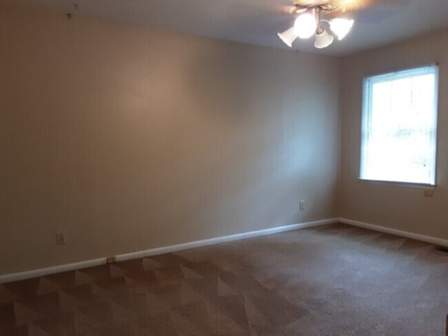 Building Photo - 6831 Buttermere Dr