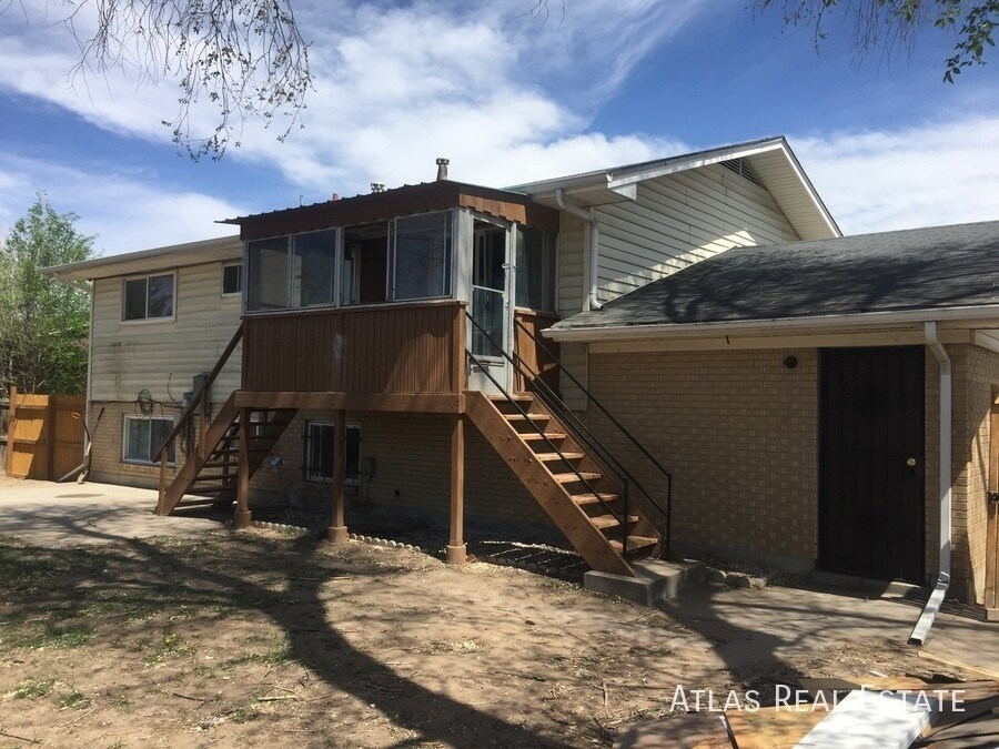 Building Photo - 5303 Quari St