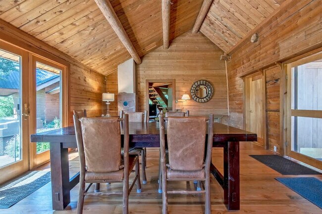 Building Photo - 10570 Rammell Mountain Rd