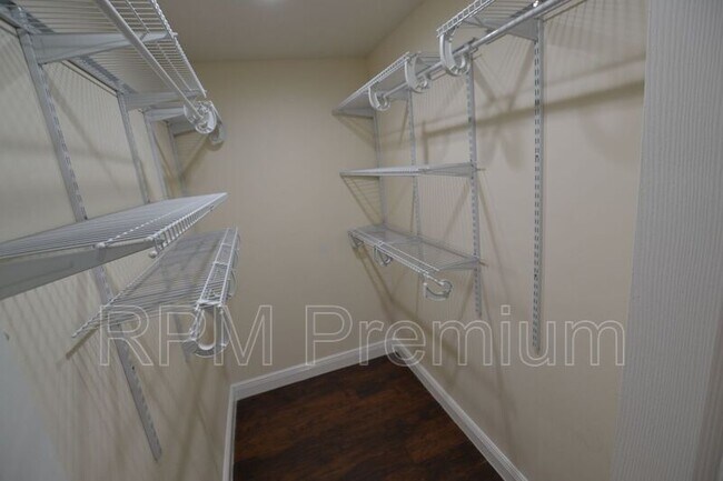 Building Photo - 9516 Gassie St