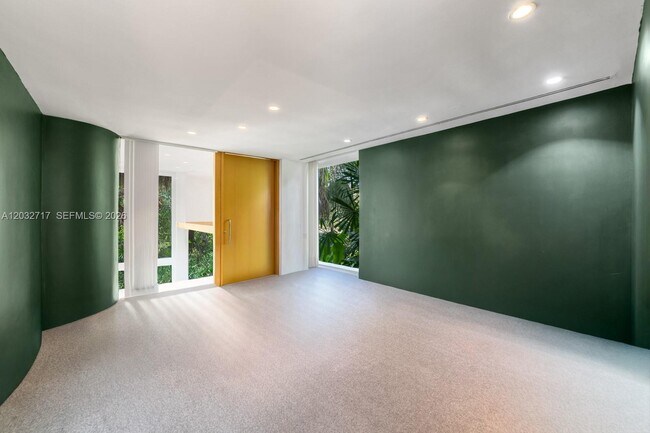 Building Photo - 6070 SW 128th St