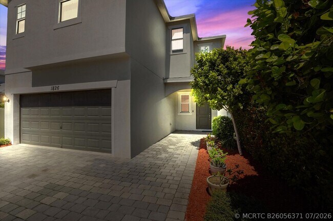 Building Photo - 1826 Lake Cove Dr
