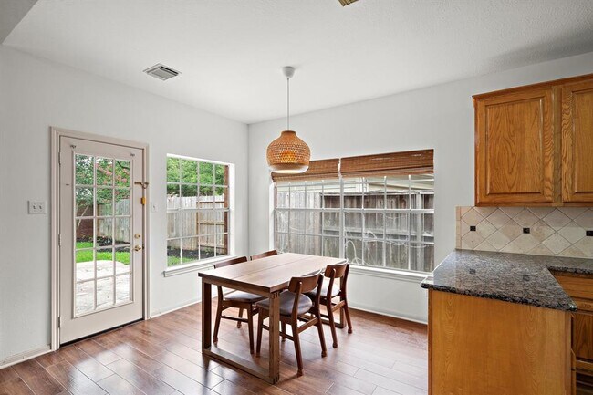 Building Photo - 7319 Emerald Glen Dr