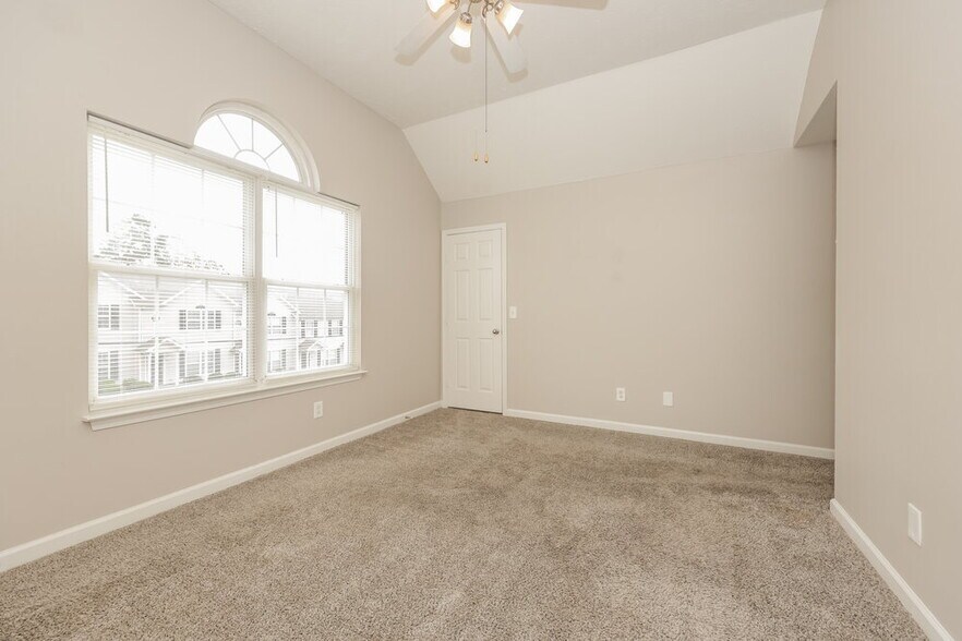 Building Photo - 8023 Logan Dr