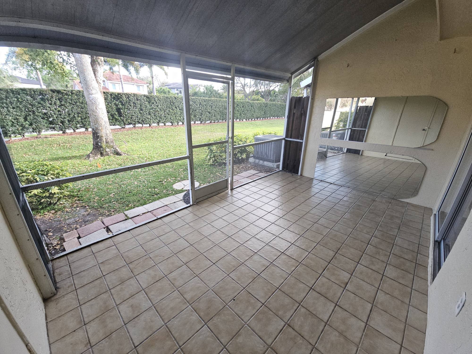 Building Photo - 2925 Belmont Ln