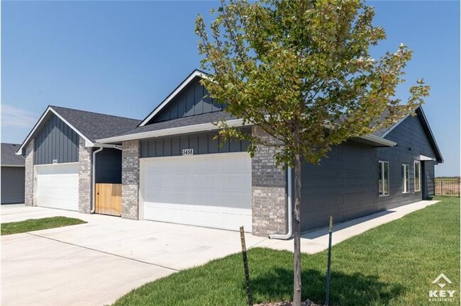 Primary Photo - 5458 N Briskbay Ct