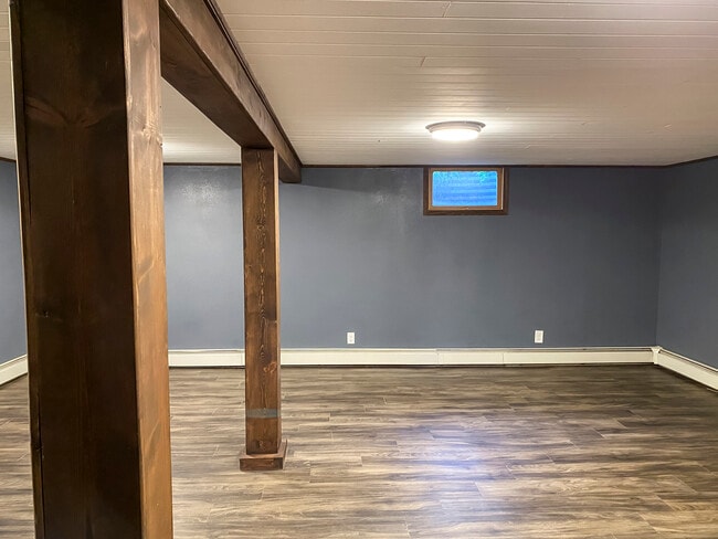 Downstairs living space - 1606 S Lake Irving Dr SW