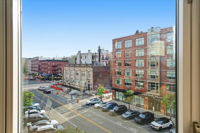 Building Photo - 1400 Hudson St