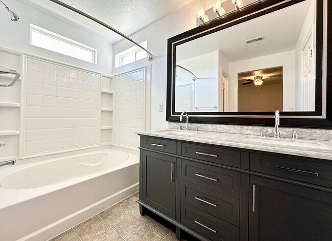 Building Photo - 2434 E 127th Pl