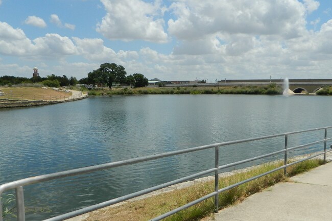 Building Photo - 1501 Davis Mountain Loop