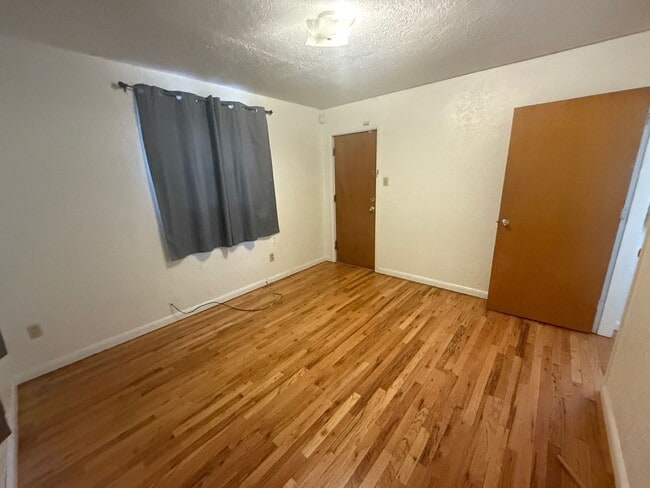 Building Photo - 1253 E Mesa Ave