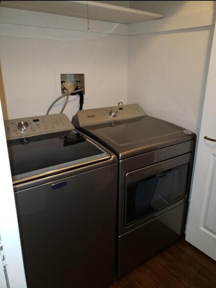 Building Photo - 106 Medley Dr