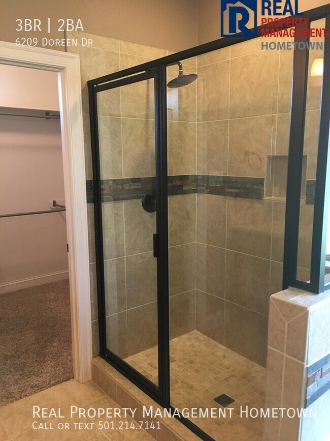 Building Photo - Magnificent 3/2 Home Tucked Away in a Beau...