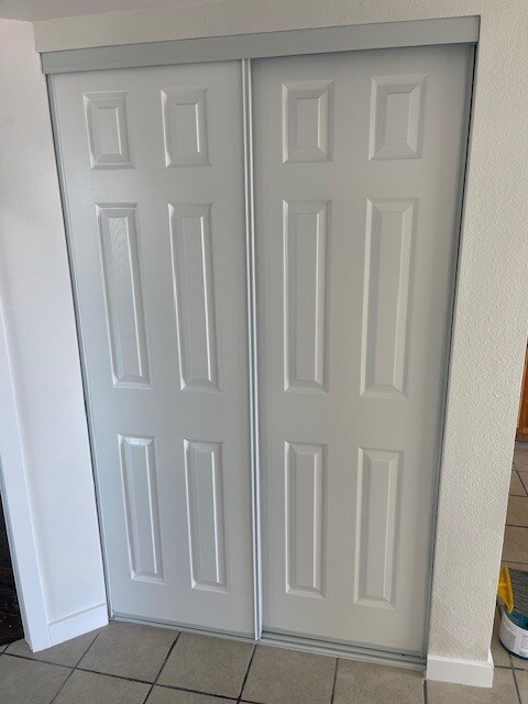 Building Photo - 2070 Sahara Dr