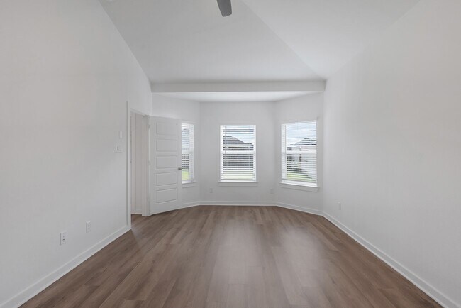 Building Photo - 8026 Kay Hbr Dr