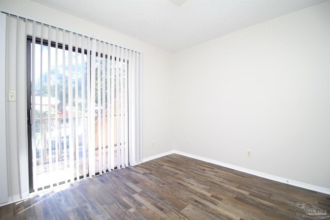 Building Photo - 7225 Dogwood Terrace Dr