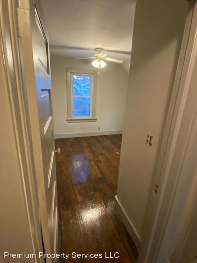 Building Photo - 3 br, 1 bath House - 1121 Oak Street