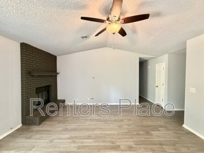 Building Photo - 1505 N Poplar Ave