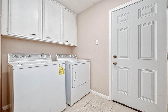 Building Photo - 11503 High Star Dr