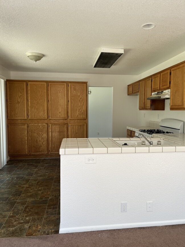 Building Photo - 1640 Oleander Dr