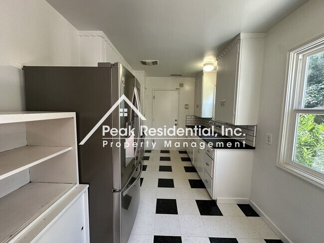 Building Photo - 3 br, 1 bath House - 5200 F Street