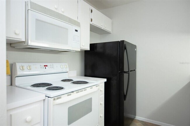 Building Photo - 4000 SW 23rd St
