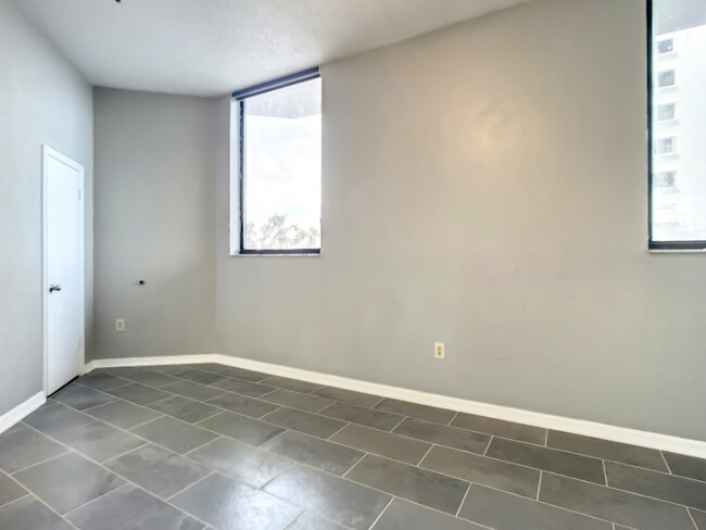 Building Photo - 3013 S Atlantic Ave