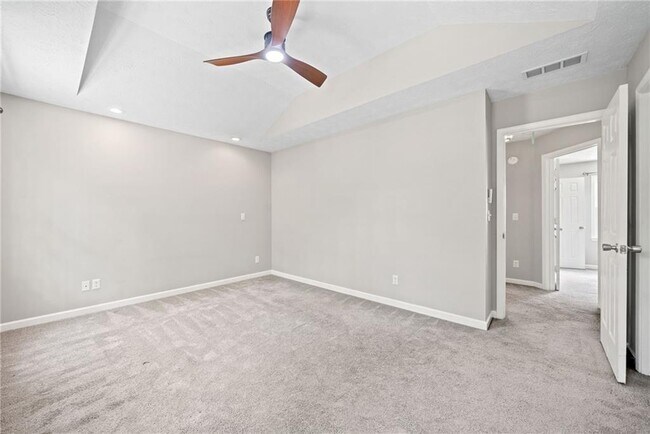 Building Photo - 5590 Princeton Oaks Dr