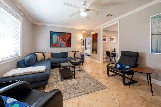 Building Photo - 1541 NW 6th Ave