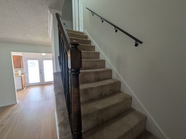 Building Photo - 1107 Quail Ct W