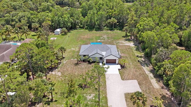 Building Photo - 9420 165th Pl N