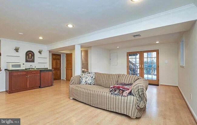 Building Photo - 11312 Myrtle Ln