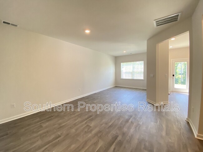 Building Photo - 112 Starlight St