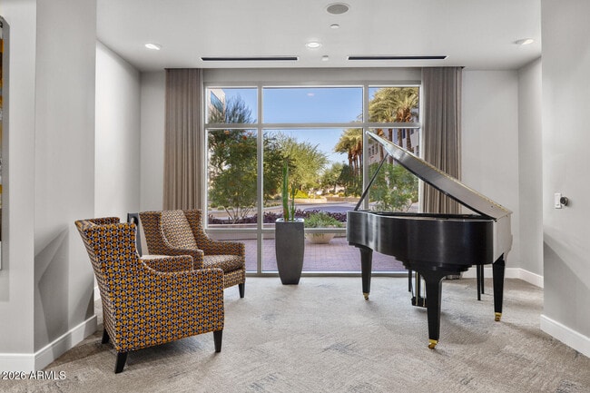 Building Photo - 2211 E Camelback Rd
