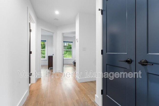 Building Photo - 125 Waynesville Ave