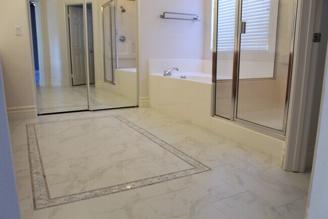 Building Photo - 35703 Date Palm St