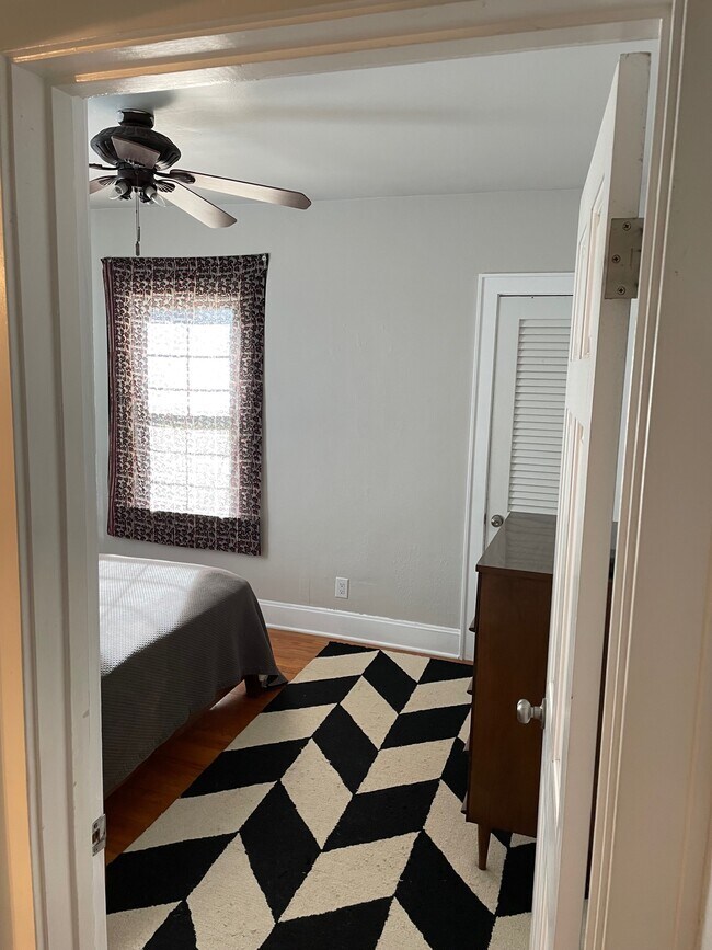 Bedroom. - 826 Hall St