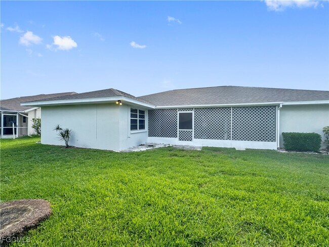 Building Photo - 5823 Buchanan Rd